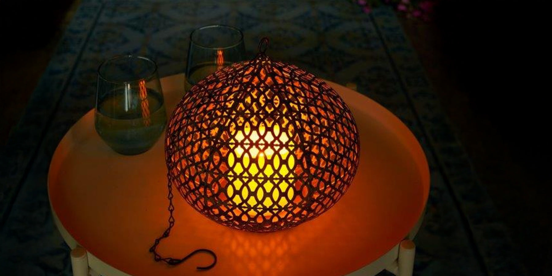 Hoeveel zon heeft een solar lamp nodig